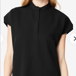 Figs Women’s Rafaela Medium Oversized Scrub Top, Black